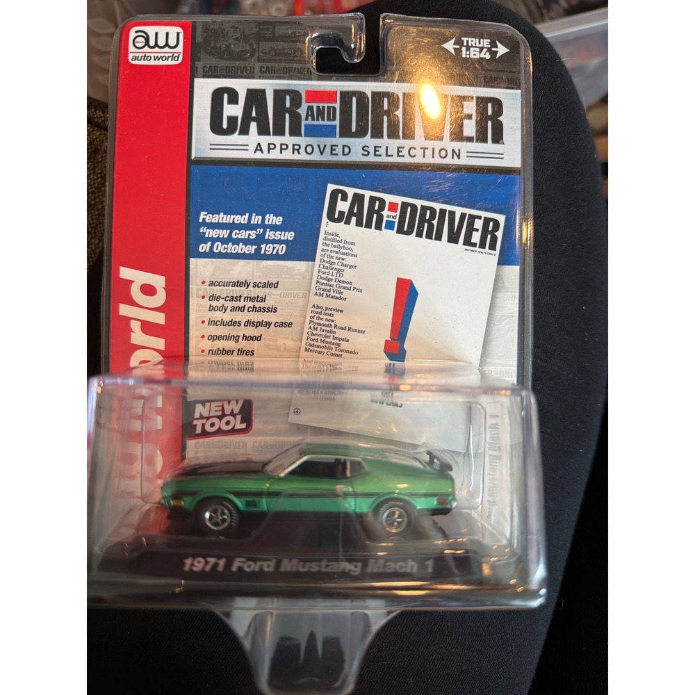 Auto World 1971 Ford Mustang Mach 1 Car and Driver 1:64 Green Diecast AW64003
